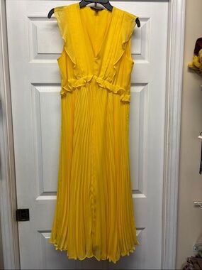 Banana Republic Sunshine Yellow Pleated V-Neck Midi Dress With Ruffles Size M